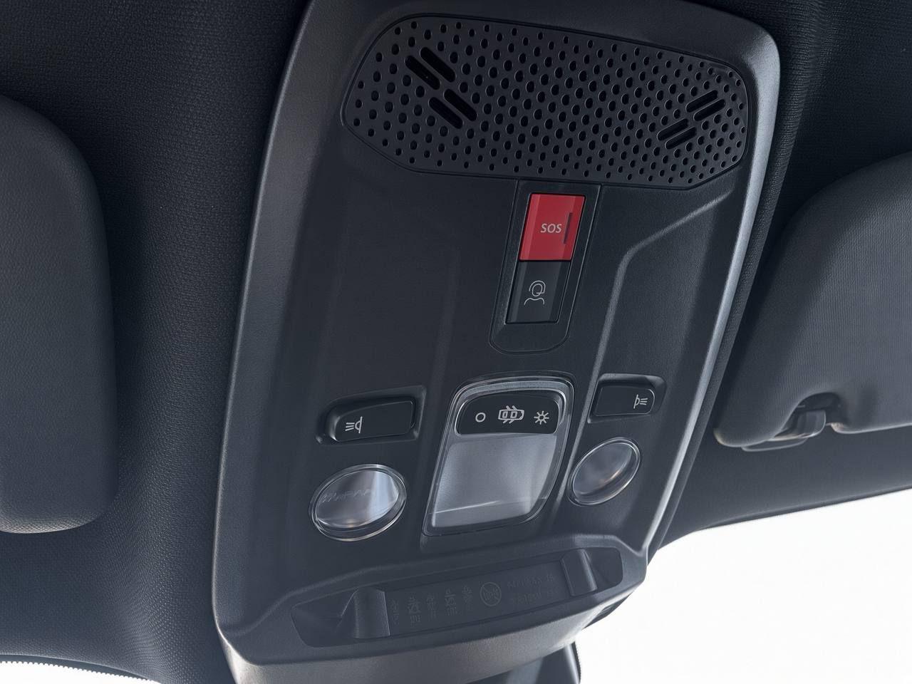 PEUGEOT 2008 Hybrid 145 e-DCS6 Allure - 26