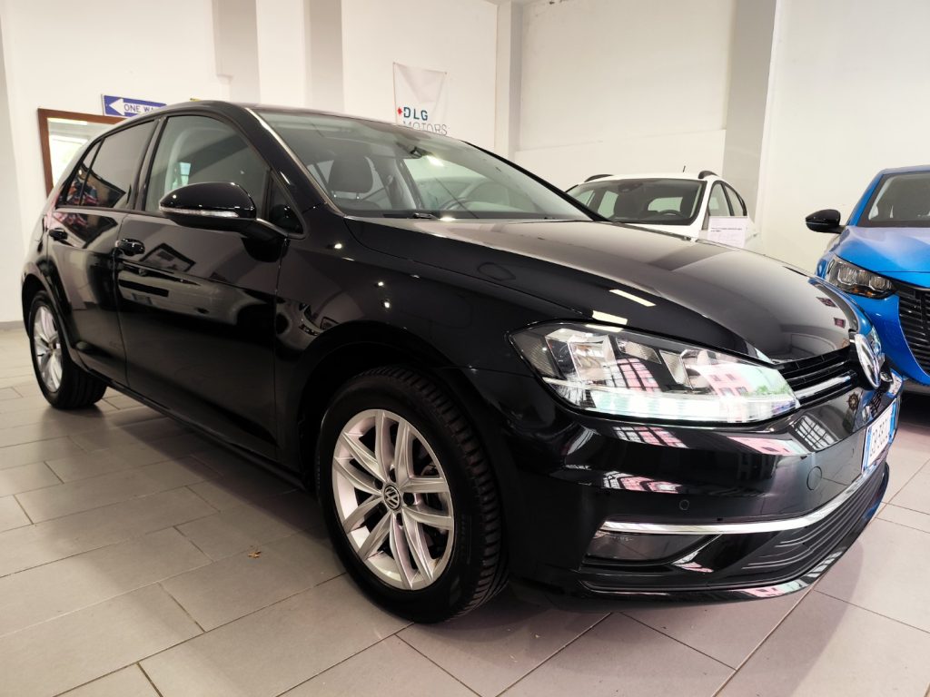 VOLKSWAGEN Golf usata in vendita da DLG Motors — foto 1 di 19