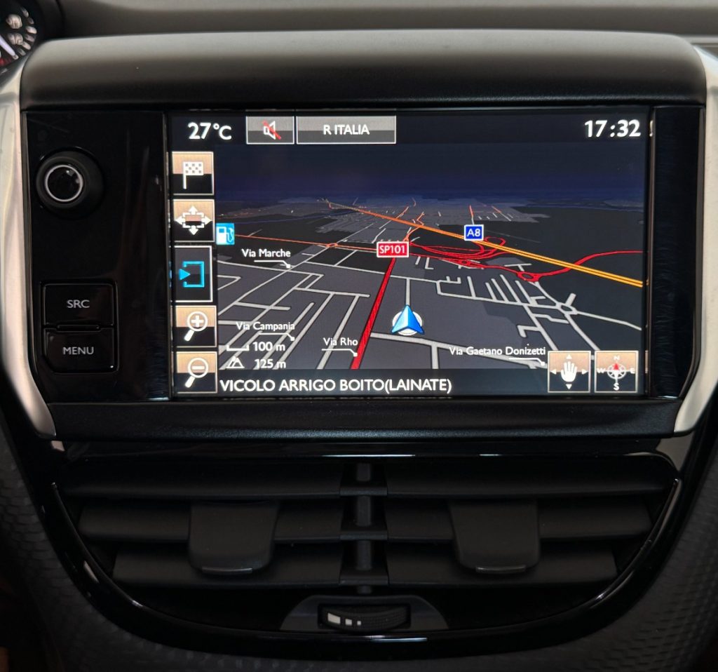 PEUGEOT 2008 1° serie PureTech 82 Allure - 19