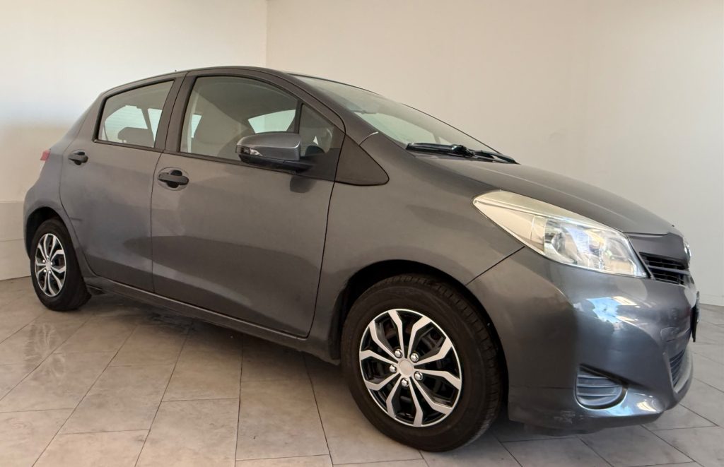 TOYOTA Yaris 1.0 5P Lounge - 3