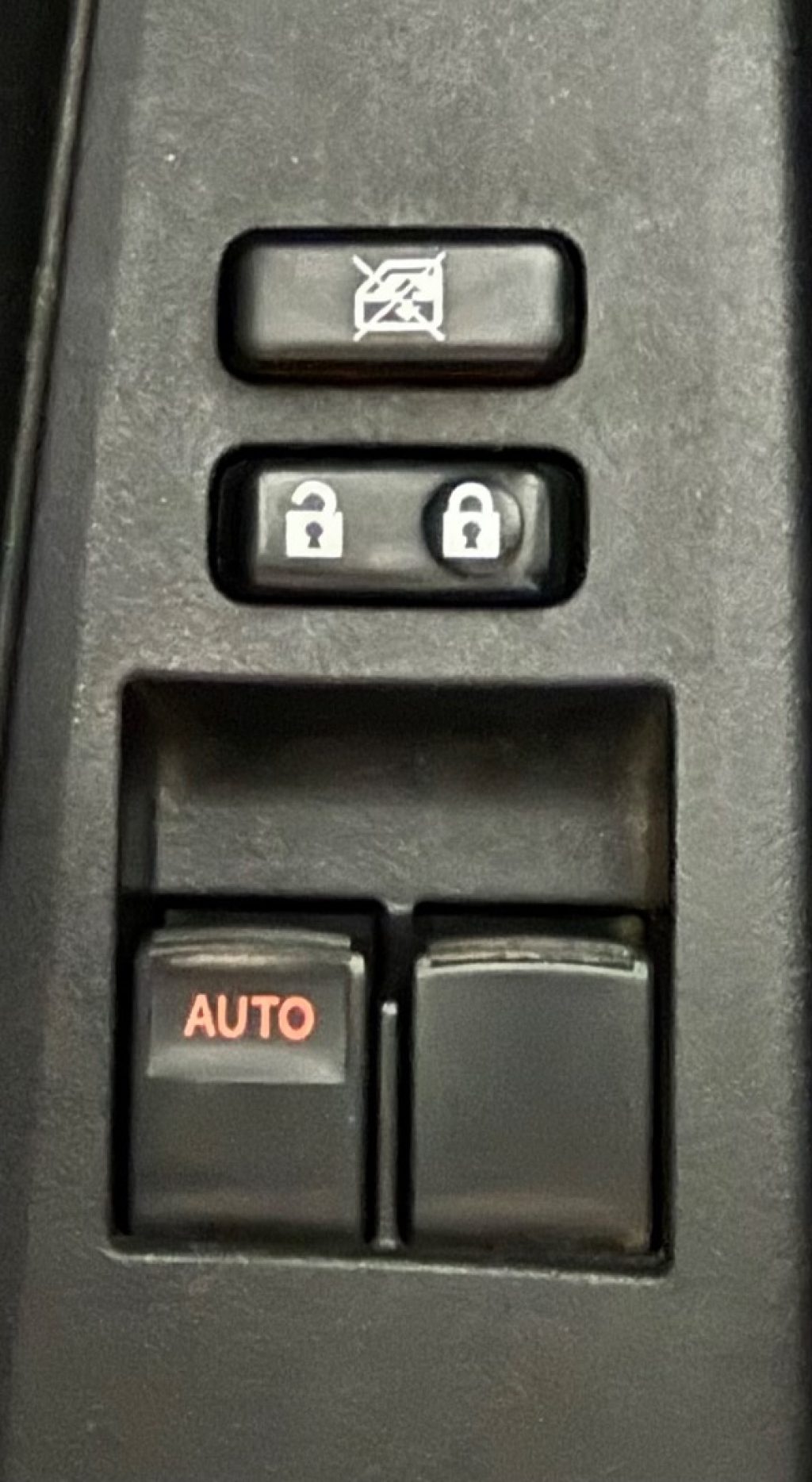 TOYOTA Yaris 1.0 5P Lounge - 18