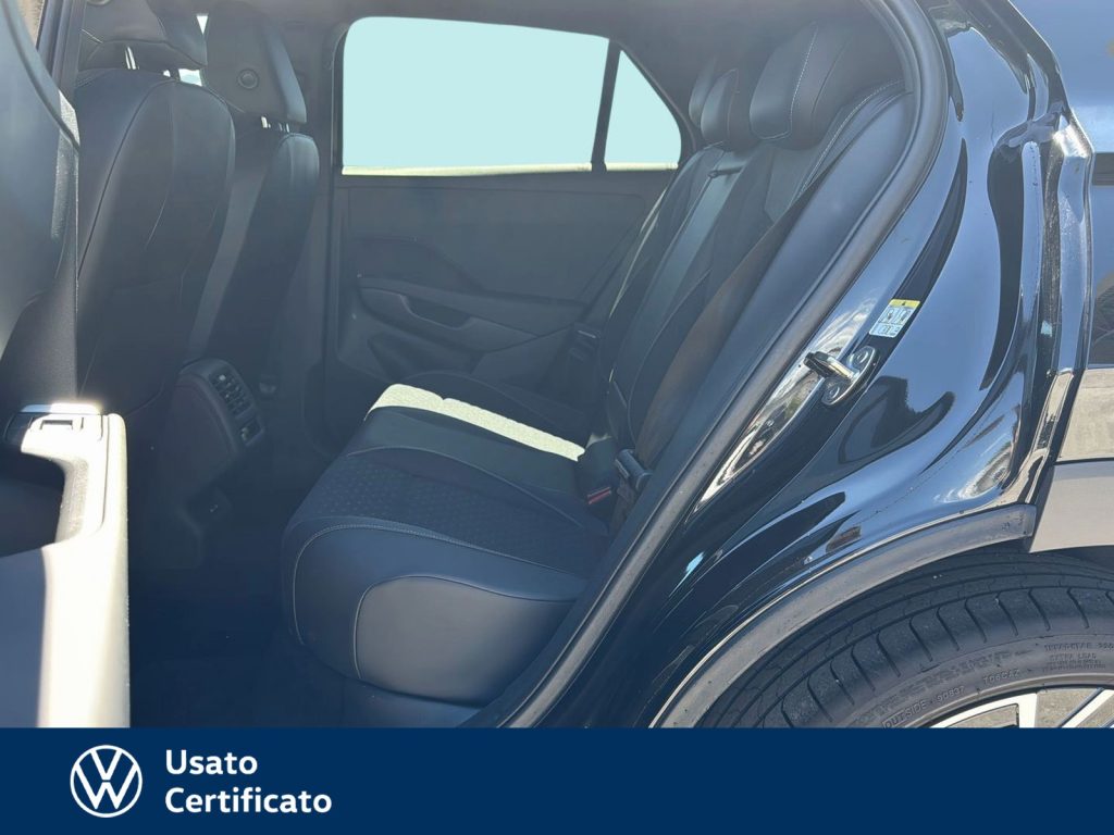 VOLKSWAGEN T-Roc 1.5 etsi r-line 150cv dsg - 10