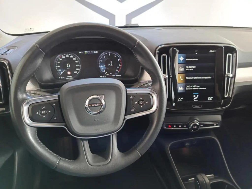 VOLVO XC40 XC40 1.5 t2 Momentum Pro auto my21 IVA ESPOSTA - 9
