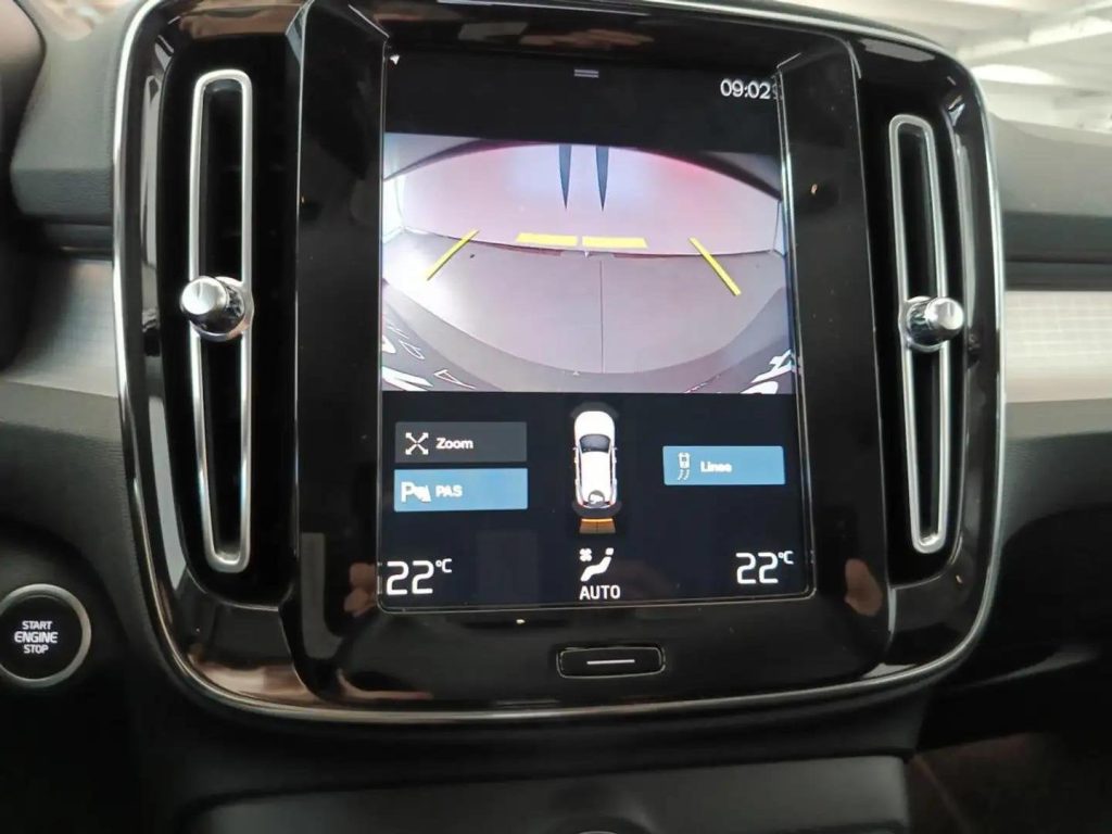 VOLVO XC40 XC40 1.5 t2 Momentum Pro auto my21 IVA ESPOSTA - 11