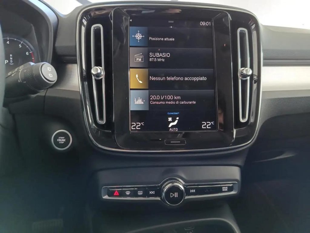 VOLVO XC40 XC40 1.5 t2 Momentum Pro auto my21 IVA ESPOSTA - 13