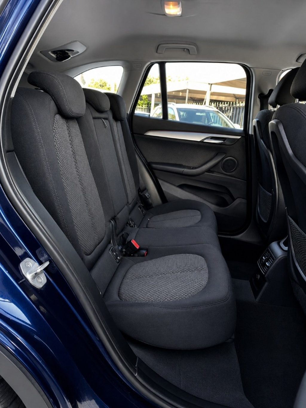 BMW X1 S Drive 16d Business Sport Navi Park Assist - 19