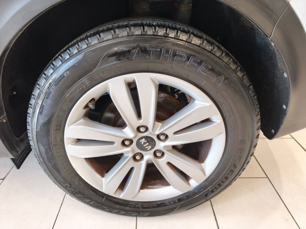 KIA Sportage 1.7 CRDI Business Class Navi Clima Aut. - 8