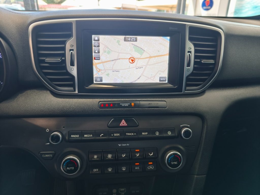 KIA Sportage 1.7 CRDI Business Class Navi Clima Aut. - 10