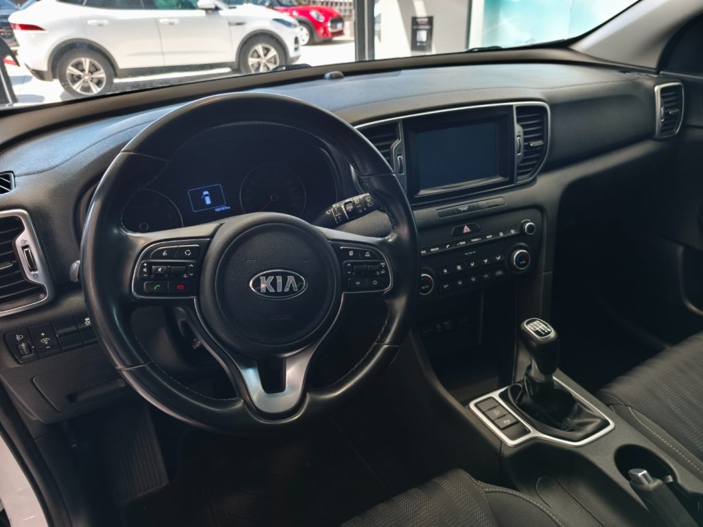 KIA Sportage 1.7 CRDI Business Class Navi Clima Aut. - 16
