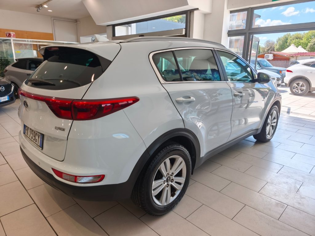 KIA Sportage 1.7 CRDI Business Class Navi Clima Aut. - 2