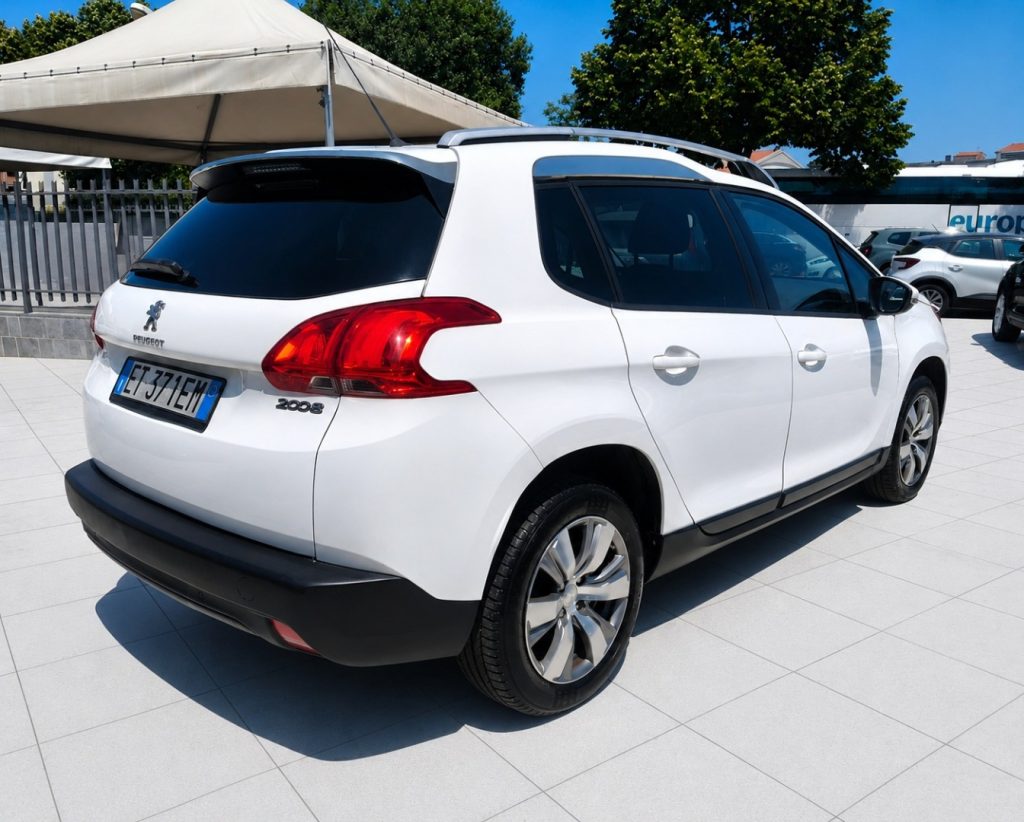 PEUGEOT 2008 1.4 HDi 68 Cv Navi Neo Patentati - 3