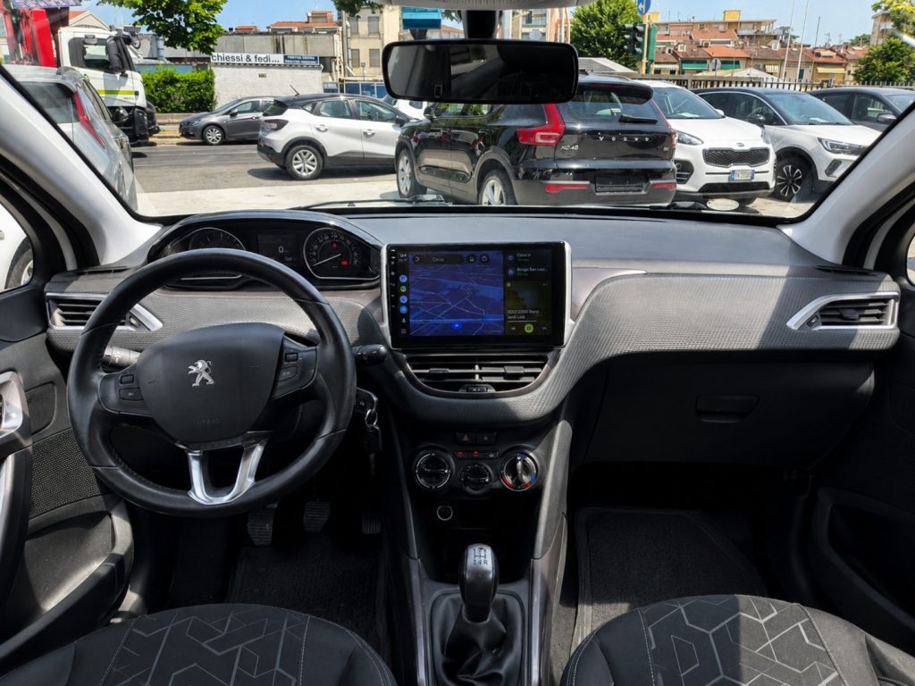 PEUGEOT 2008 1.4 HDi 68 Cv Navi Neo Patentati - 11