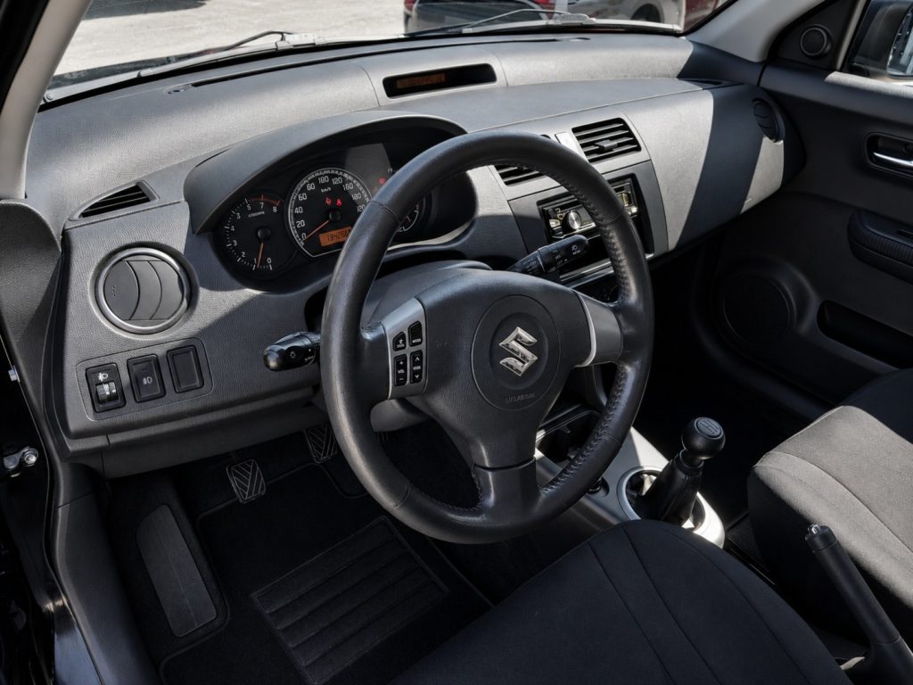 SUZUKI Swift 1.3 5p. Ok Neopatentati Bluetooth - 9