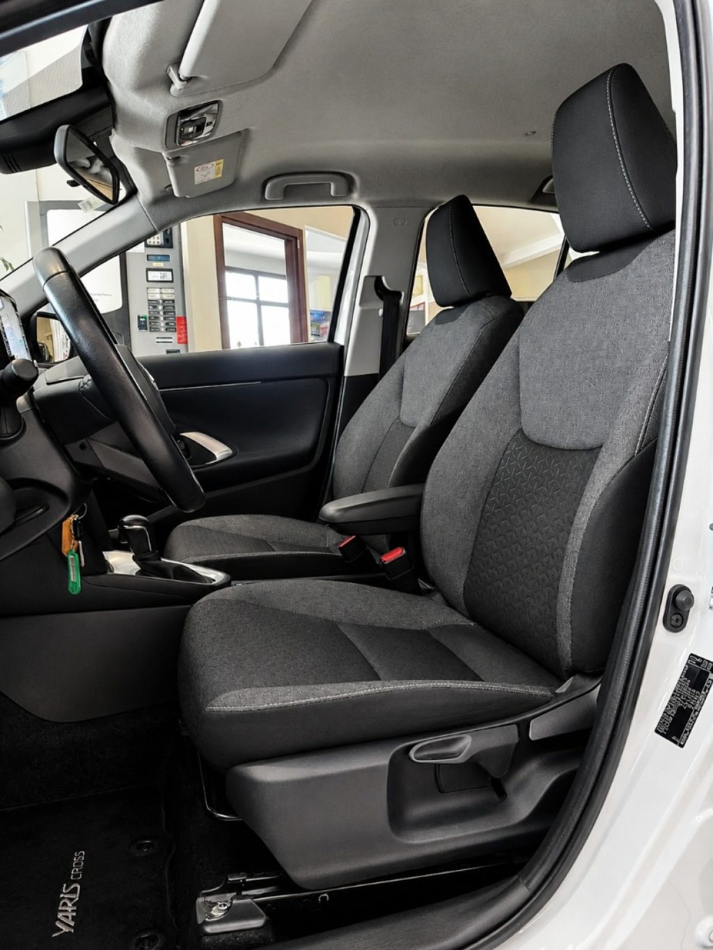 TOYOTA Yaris Cross 1.5 Full Hybrid E-CVT Clima Autom. Aziendale - 14