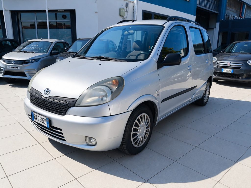 TOYOTA Yaris Verso 1.3i 16V Ok Neopatentati - 3
