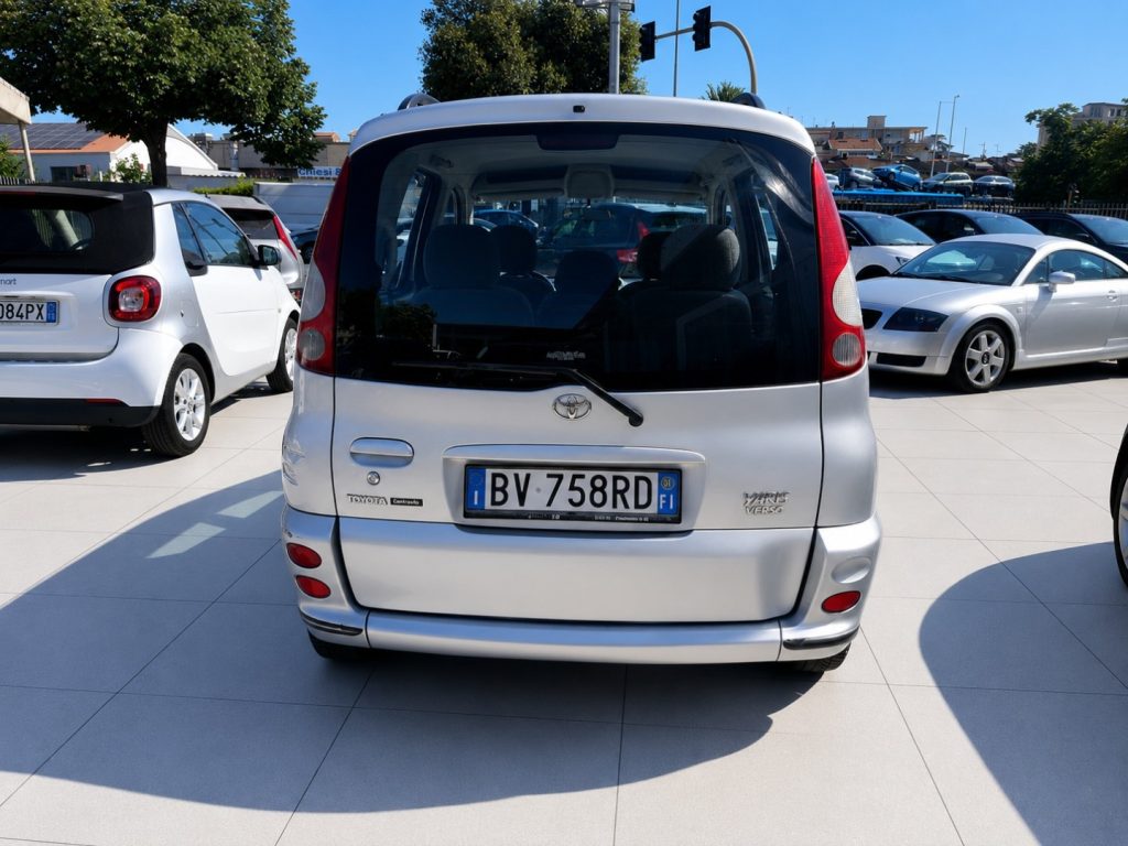 TOYOTA Yaris Verso 1.3i 16V Ok Neopatentati - 6