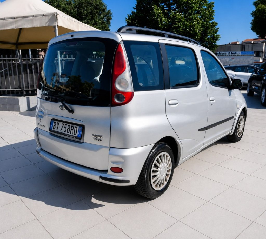 TOYOTA Yaris Verso 1.3i 16V Ok Neopatentati - 4