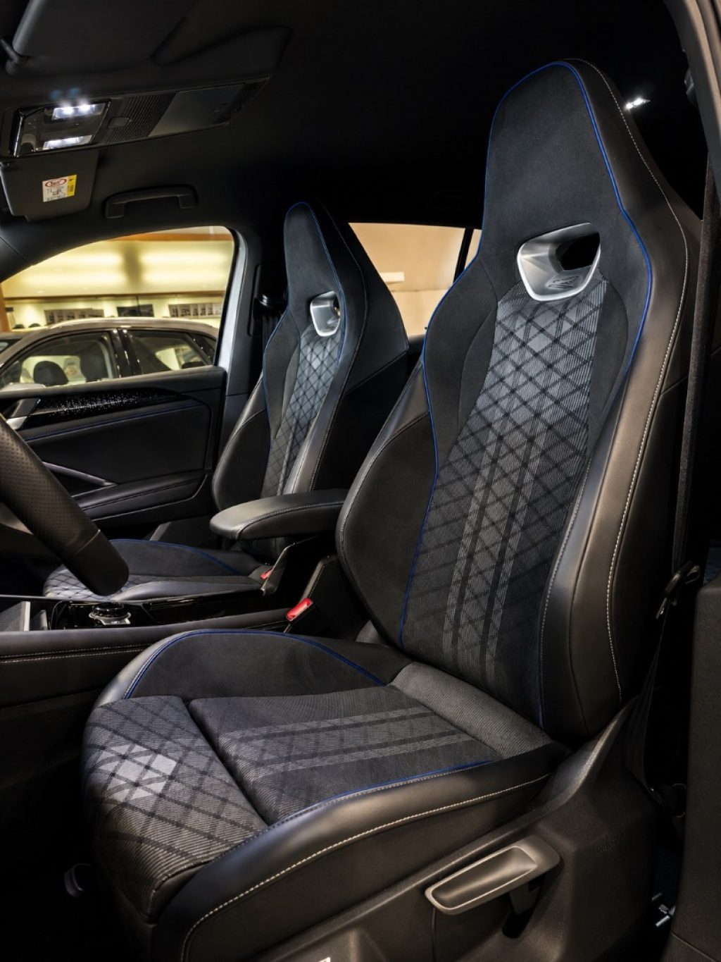 VOLKSWAGEN Tiguan R-Line DSG 2.0 TDI 150 CV Alcantara Aziendale - 14