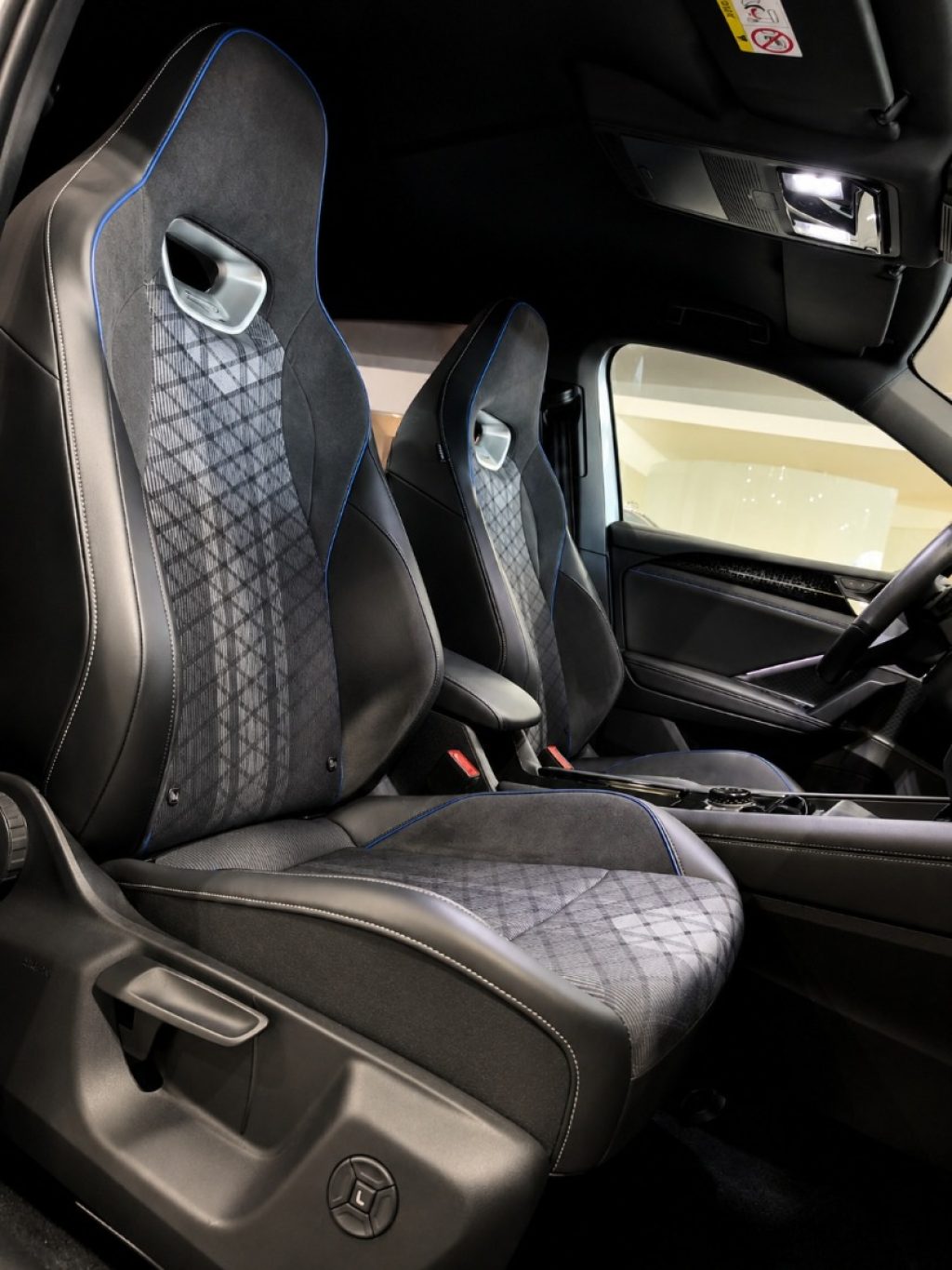 VOLKSWAGEN Tiguan R-Line DSG 2.0 TDI 150 CV Alcantara Aziendale - 19