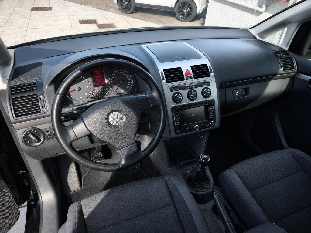 VOLKSWAGEN Touran 1.9 TDI 105CV BMT 7 Posti - 8