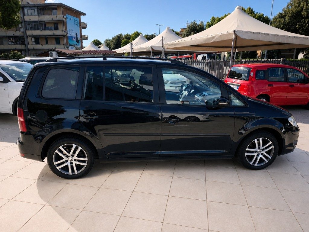 VOLKSWAGEN Touran 1.9 TDI 105CV BMT 7 Posti - 4