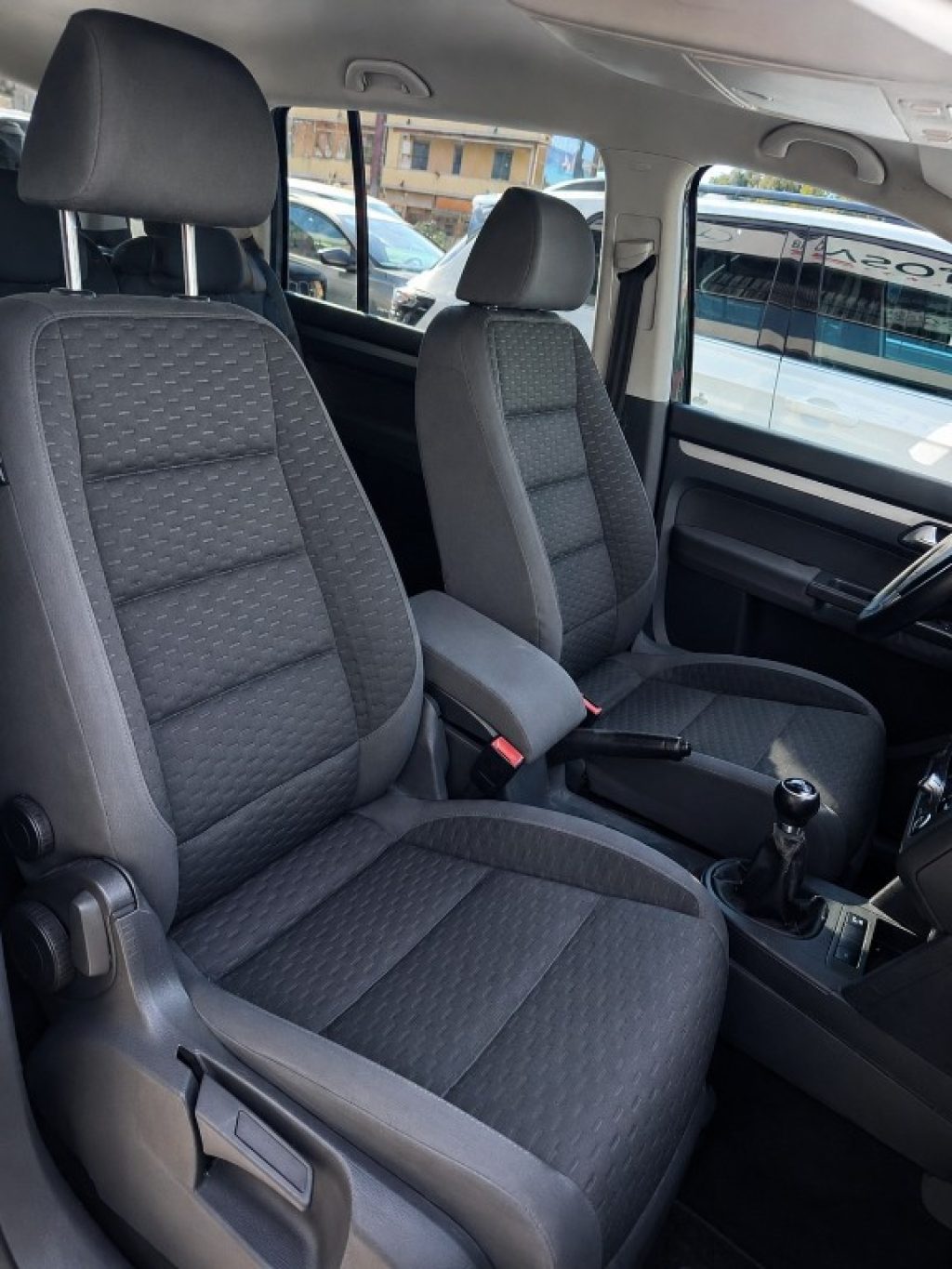 VOLKSWAGEN Touran 1.9 TDI 105CV BMT 7 Posti - 10