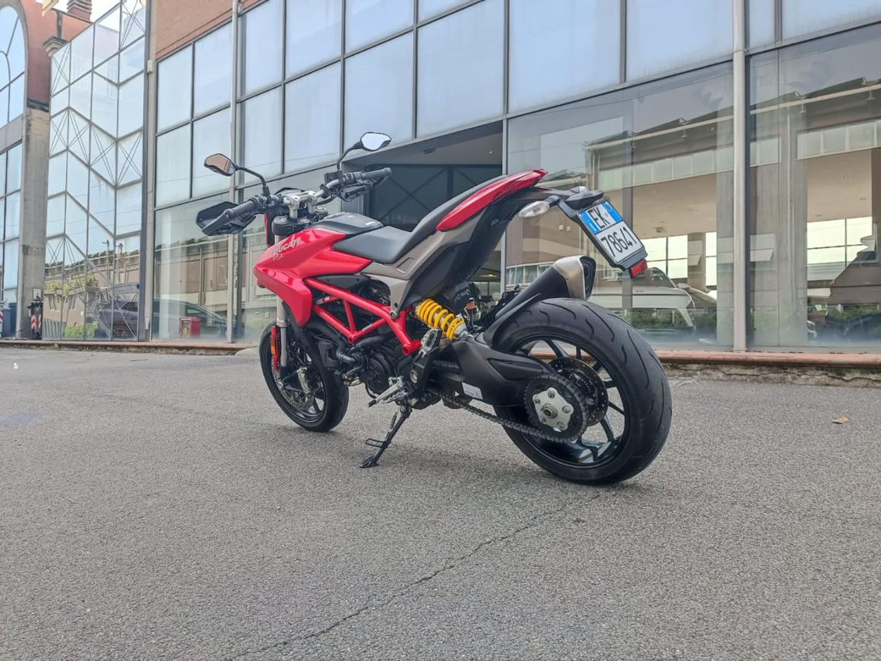 DUCATI Hypermotard 939 939 - 8