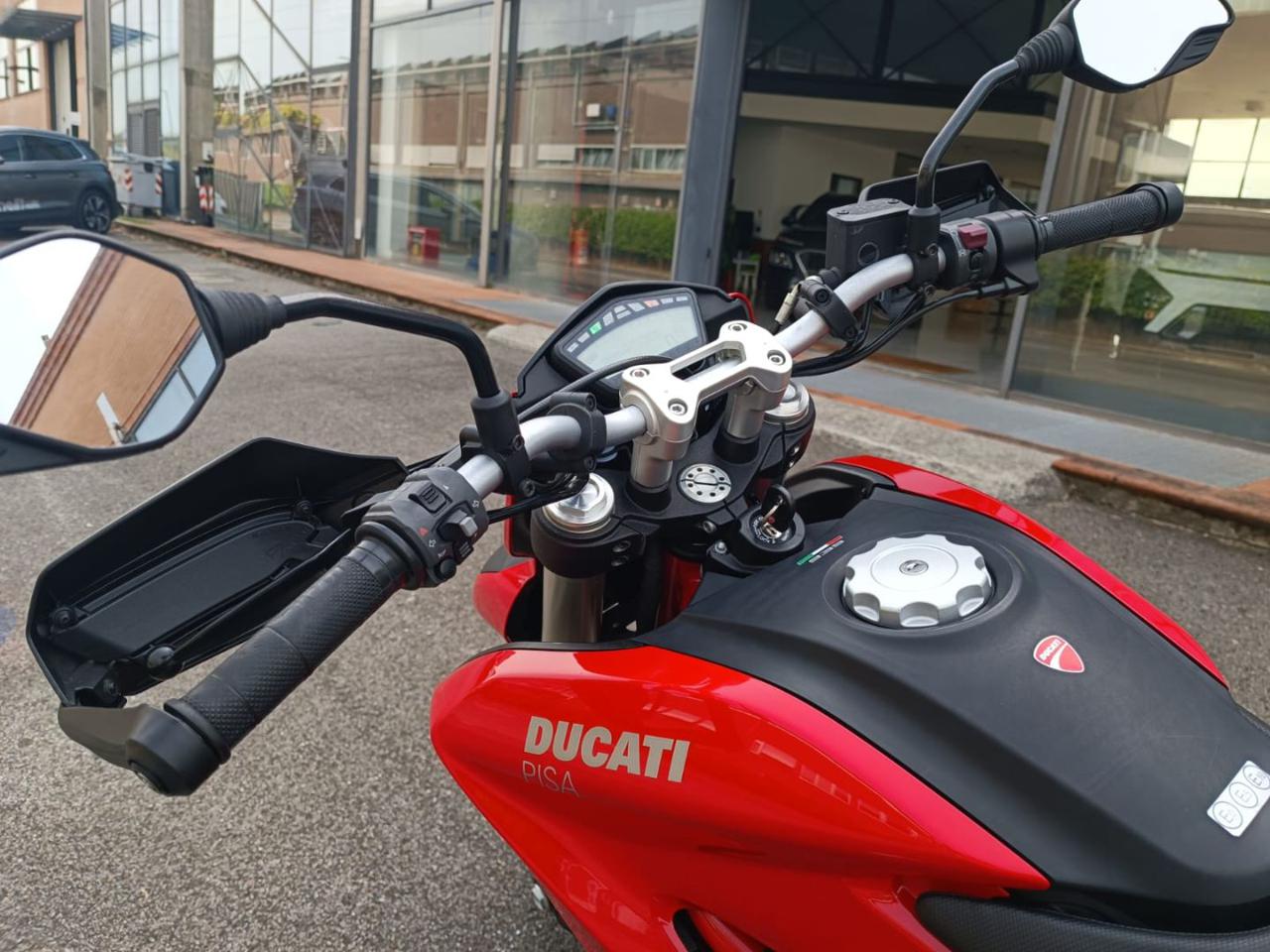 DUCATI Hypermotard 939 939 - 11
