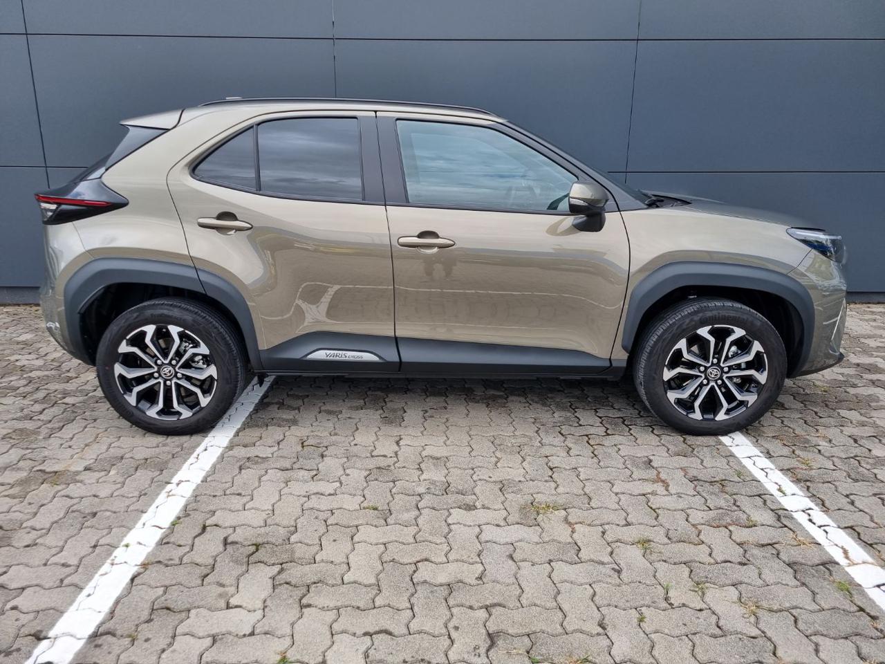 TOYOTA Yaris Cross 1.5 Hybrid 130 CV 5p. E-CVT Trend - 4