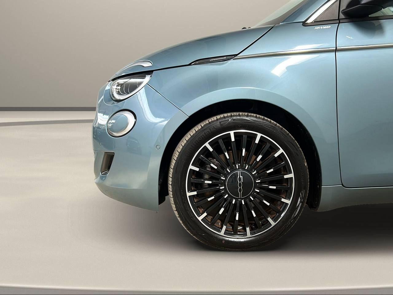 FIAT 500 3+1 42 kWh La Prima 320 Km autonomia - 43