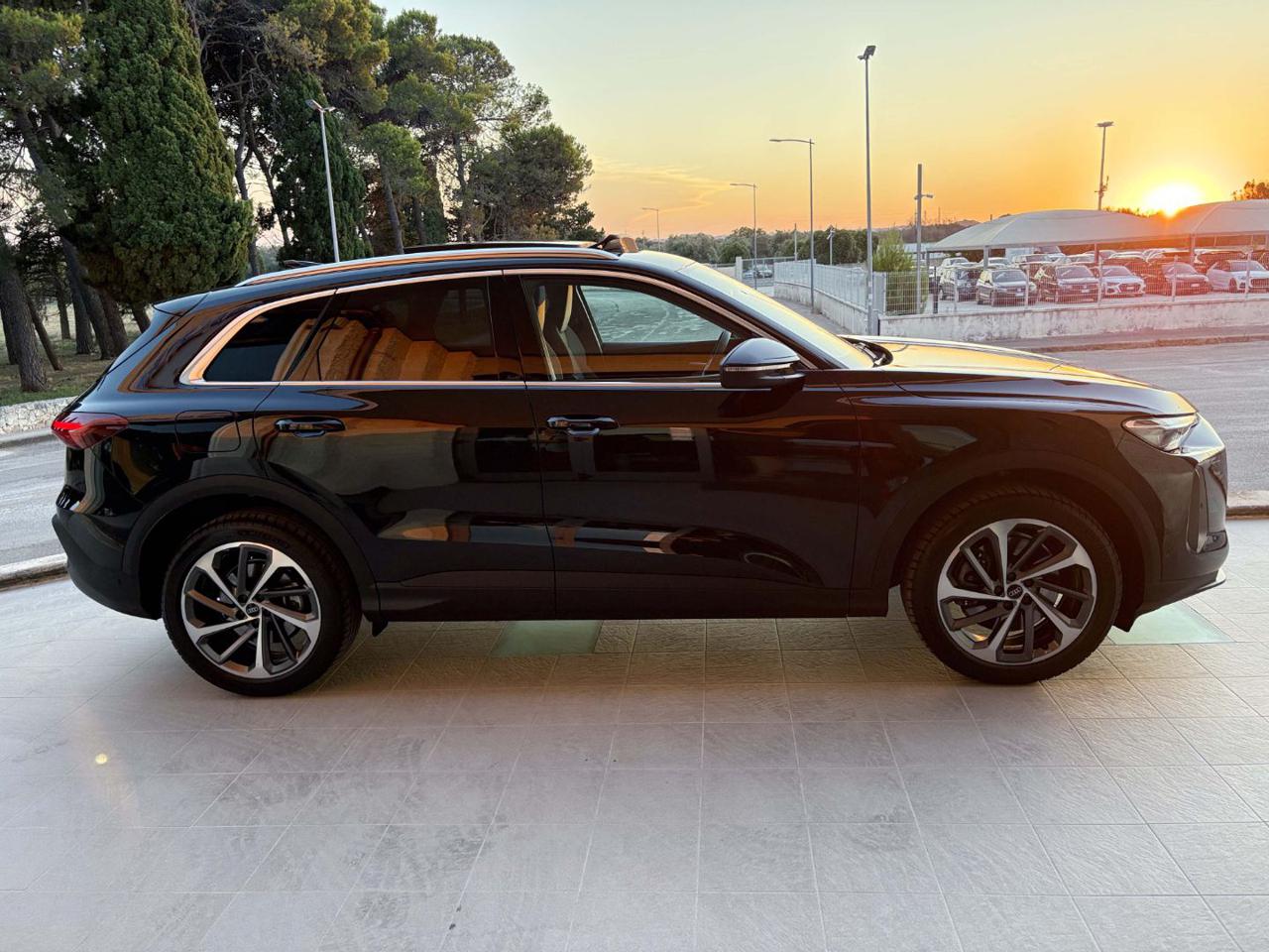 AUDI Q5 40 TDI 204 CV quattro S tronic Business Advanced - 4
