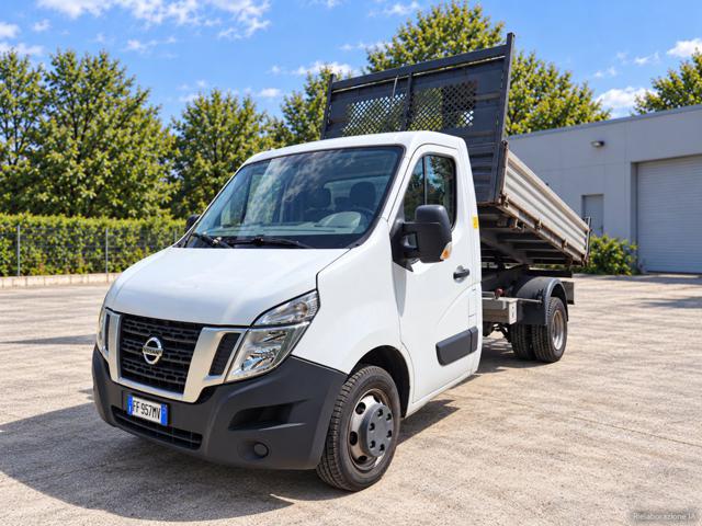 NISSAN NV400 Bianco pastello