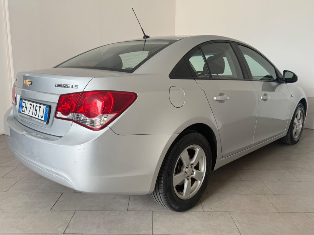 CHEVROLET Cruze 1.6 4 porte LS - 4
