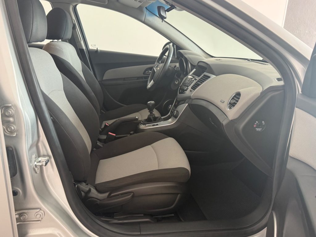 CHEVROLET Cruze 1.6 4 porte LS - 18