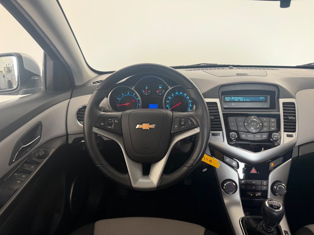 CHEVROLET Cruze 1.6 4 porte LS - 10