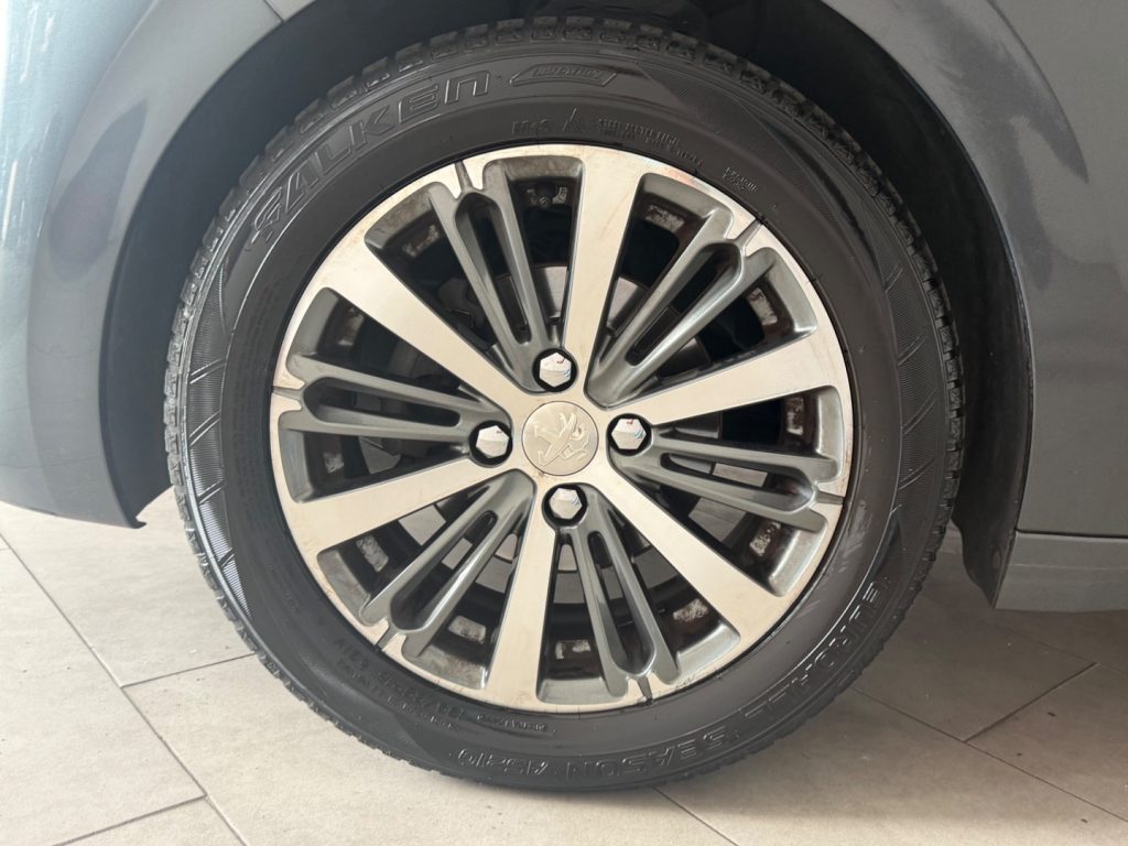 PEUGEOT 208 1° serie BlueHDi 75 5 porte Allure - 7