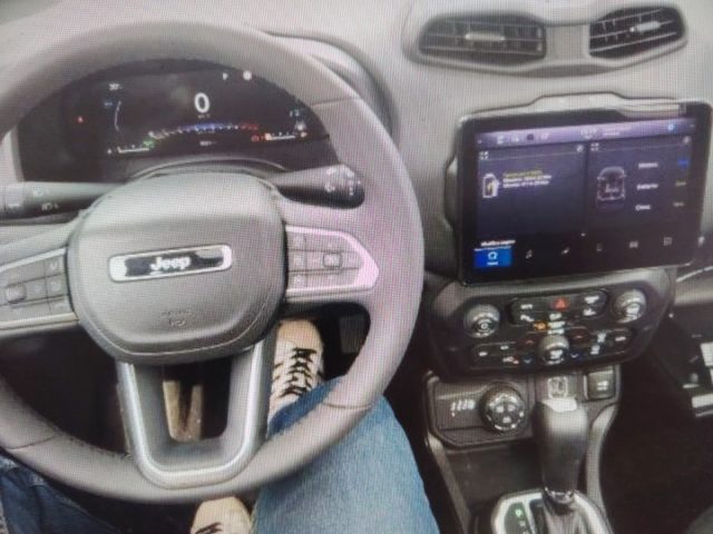 JEEP Renegade — foto 13 di 13