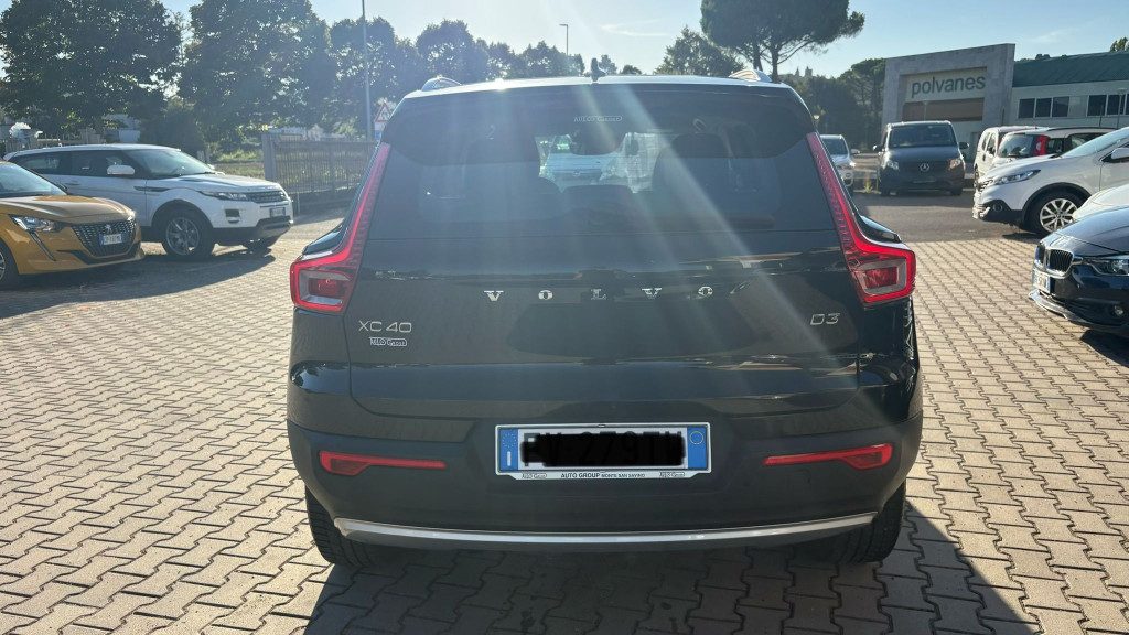 VOLVO XC40 D3 GEARTRONIC ** UNICO PROPRIETARIO ** - 4