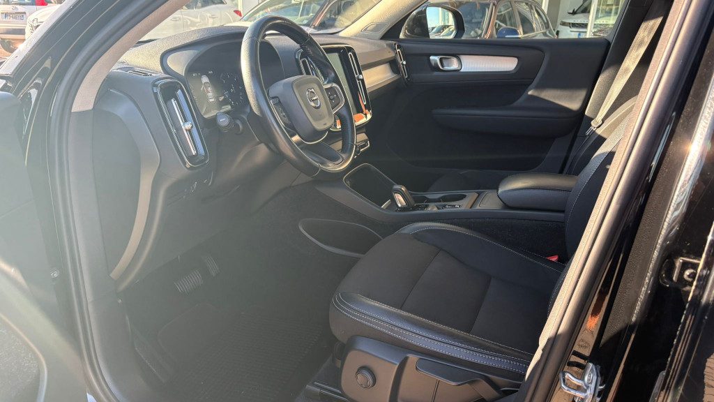 VOLVO XC40 D3 GEARTRONIC ** UNICO PROPRIETARIO ** - 7