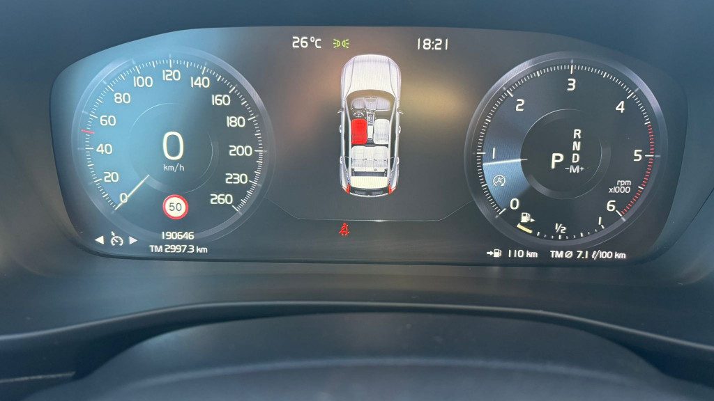 VOLVO XC40 D3 GEARTRONIC ** UNICO PROPRIETARIO ** - 10