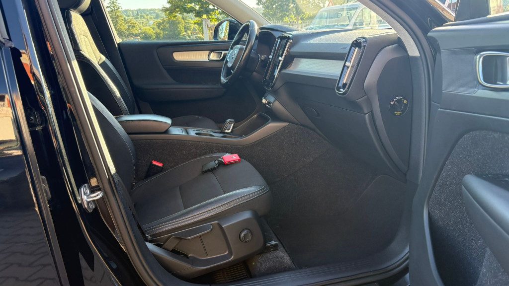 VOLVO XC40 D3 GEARTRONIC ** UNICO PROPRIETARIO ** - 18