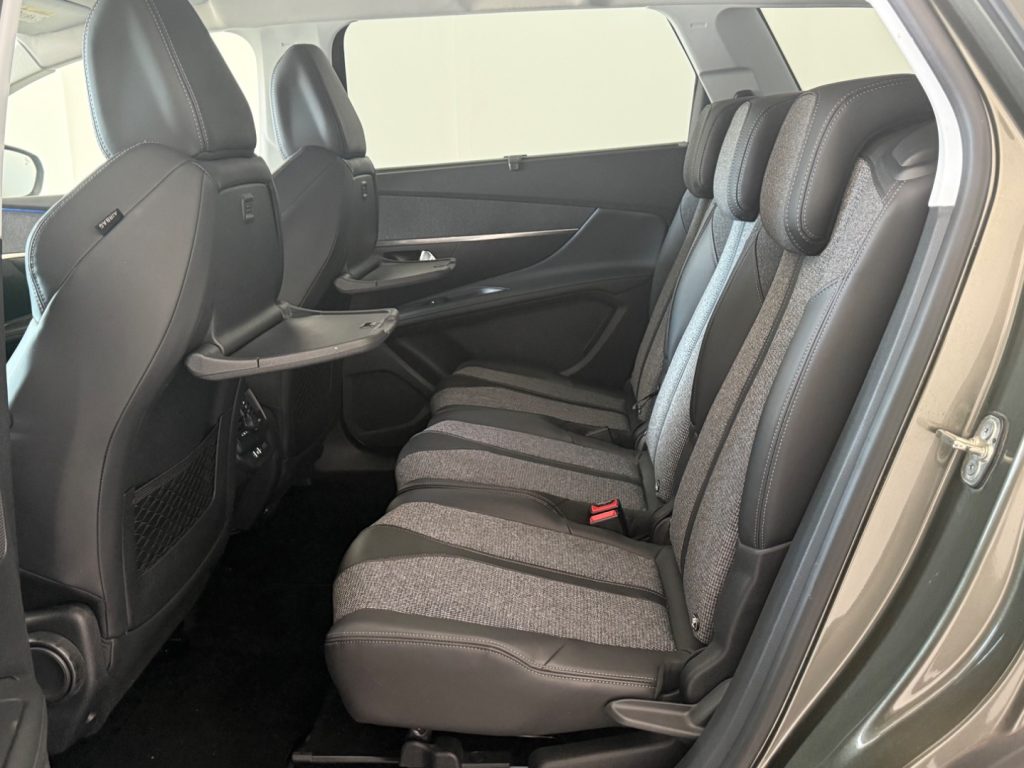 PEUGEOT 5008 BlueHDi 120 S&S EAT6 GT Line - 24