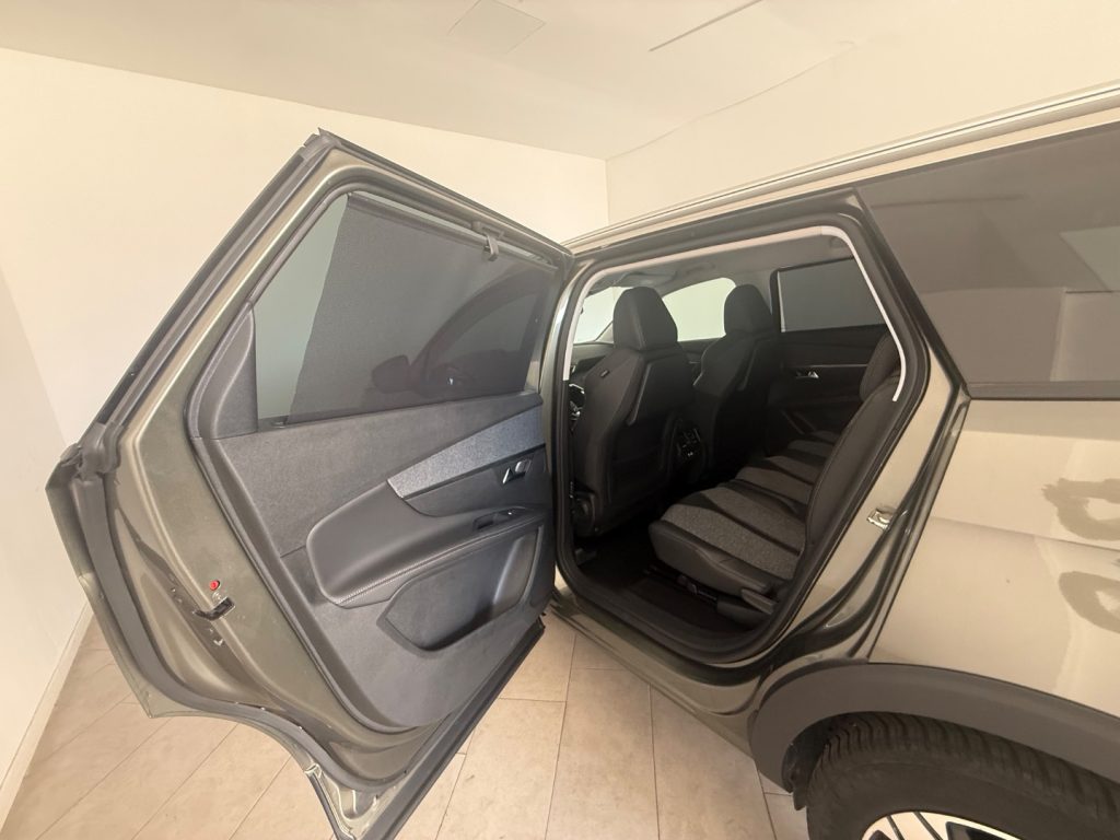 PEUGEOT 5008 BlueHDi 120 S&S EAT6 GT Line - 16