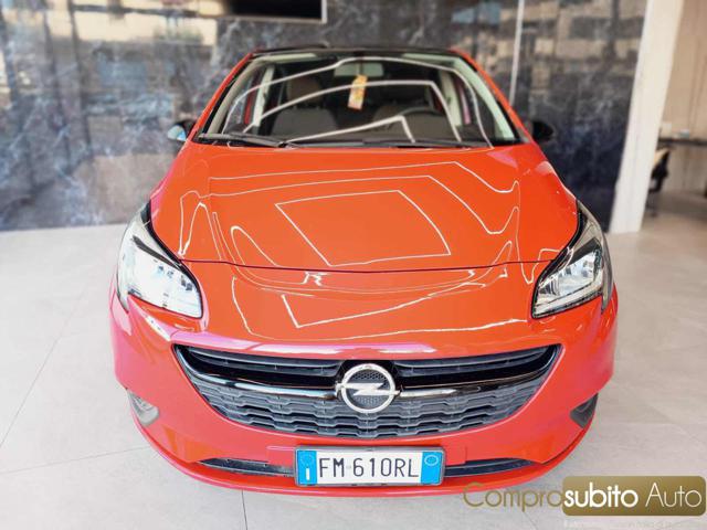 OPEL Corsa Rosso pastello