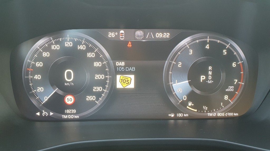 VOLVO XC40 T2 automatico Essential - Grid Foto 9