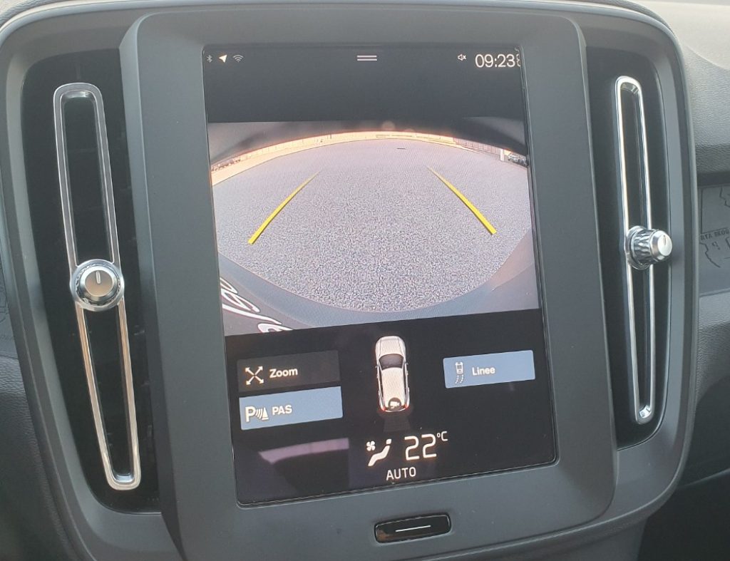 VOLVO XC40 T2 automatico Essential - Grid Foto 10