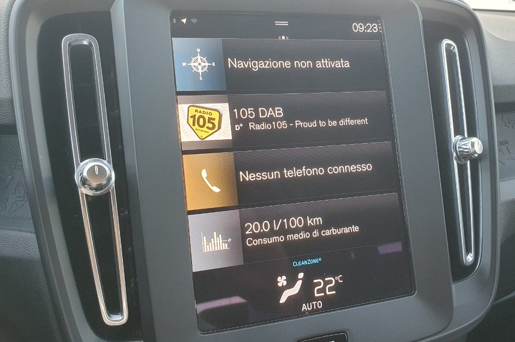 VOLVO XC40 T2 automatico Essential - Grid Foto 11