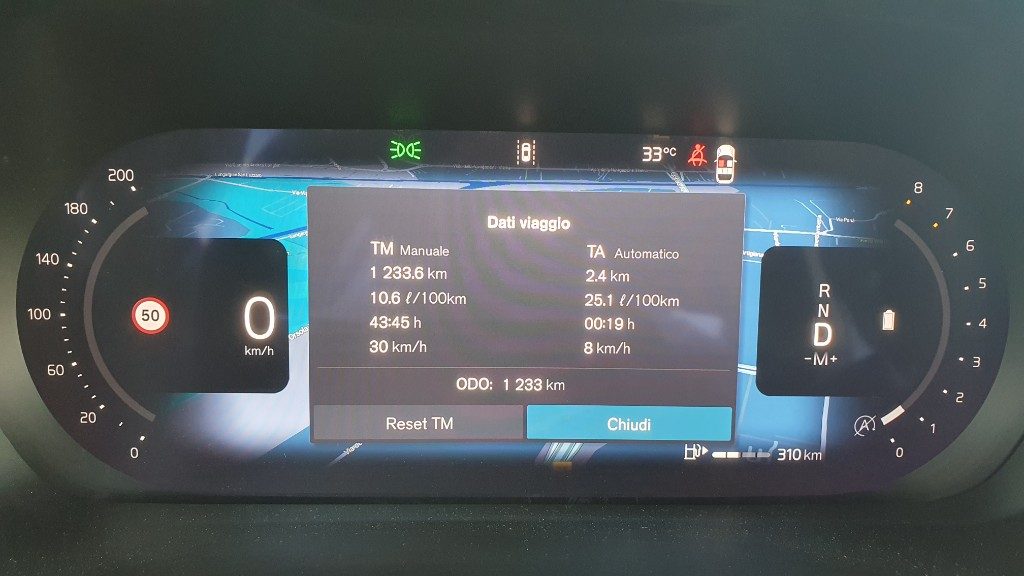 VOLVO XC40 B3 automatico Ultra Black Edition - Grid Foto 10