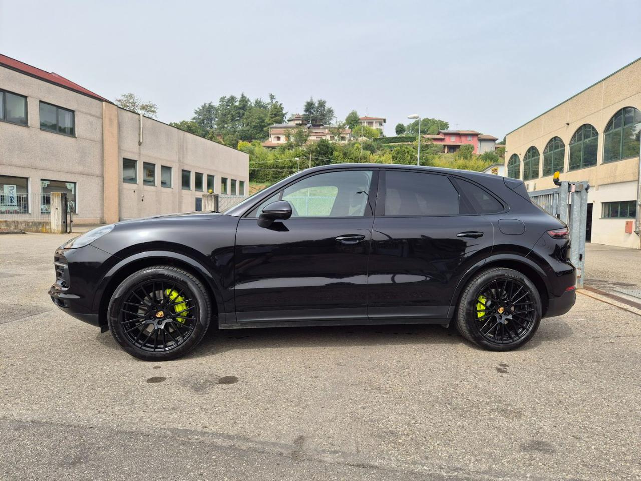 PORSCHE Cayenne 3.0 V6 E-Hybrid - 3