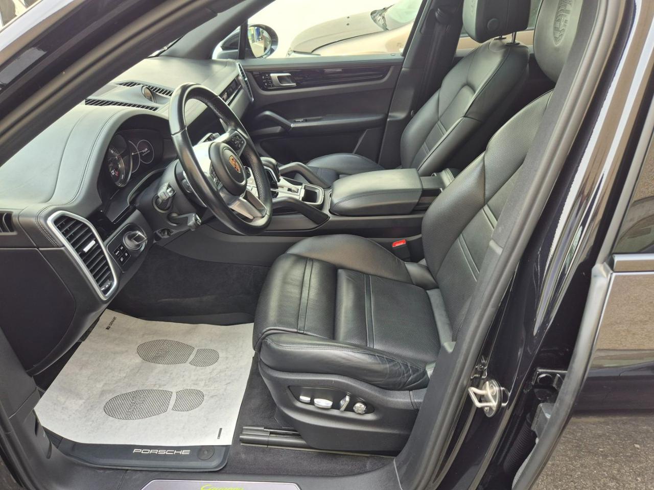 PORSCHE Cayenne 3.0 V6 E-Hybrid - 9